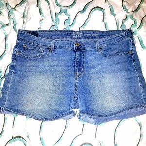 Stretchy jean shorts